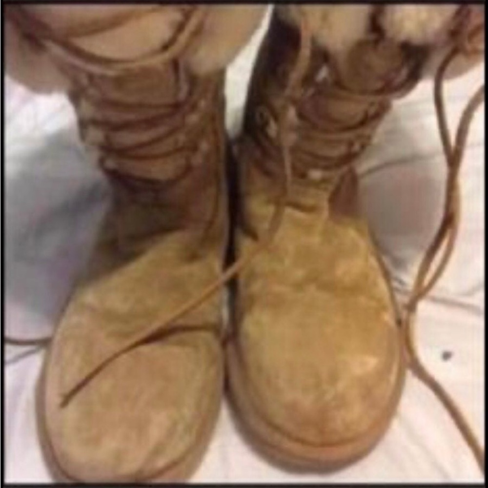 Ugg Montclaire Boots size  9